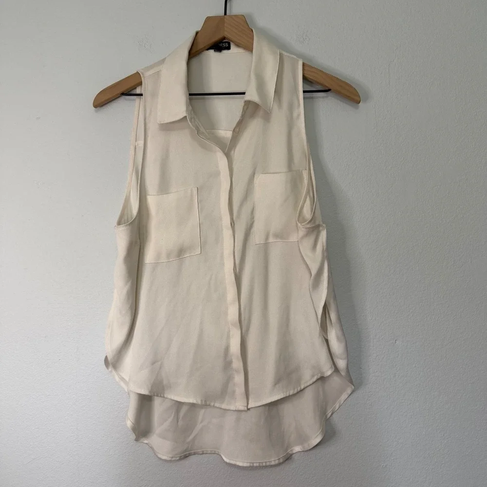 Express - White Body Shaping High Low Split Side Top Button Down Size Medium